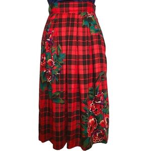 VTG 🥀 Tartan Plaid & Roses Pleated Skirt